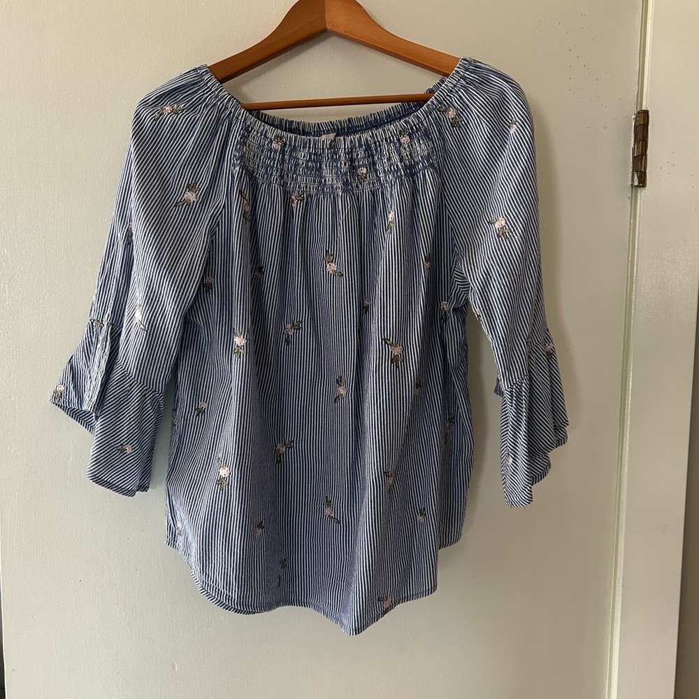 Westport Blue-Gray and White Ruffled 3/4 Sleeve Blouse